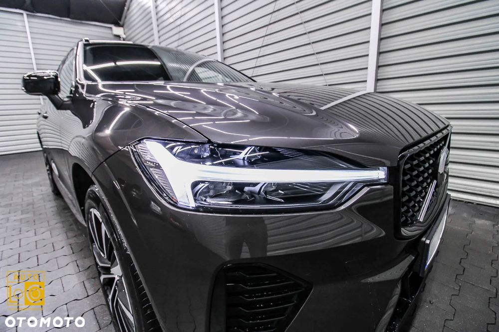 Volvo XC 60 B4 D AWD Plus Dark - 38