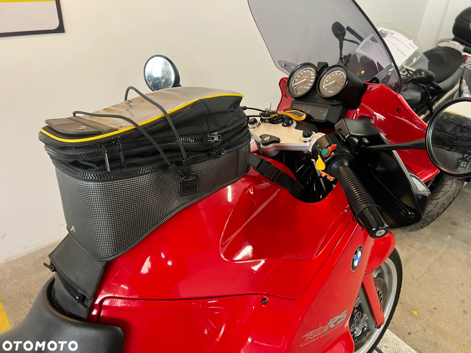 BMW R - 12