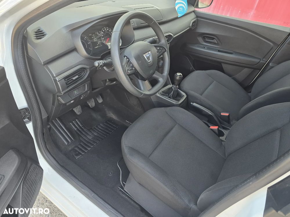 Dacia Logan TCe 90 Essential - 11