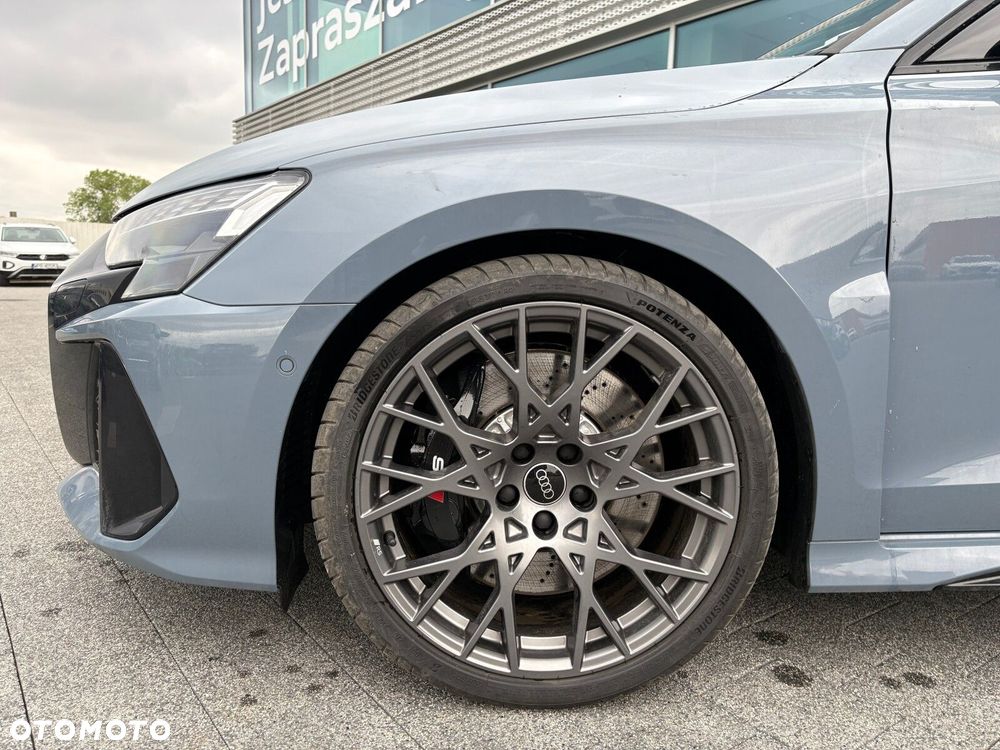 Audi RS3 Limousine - 4