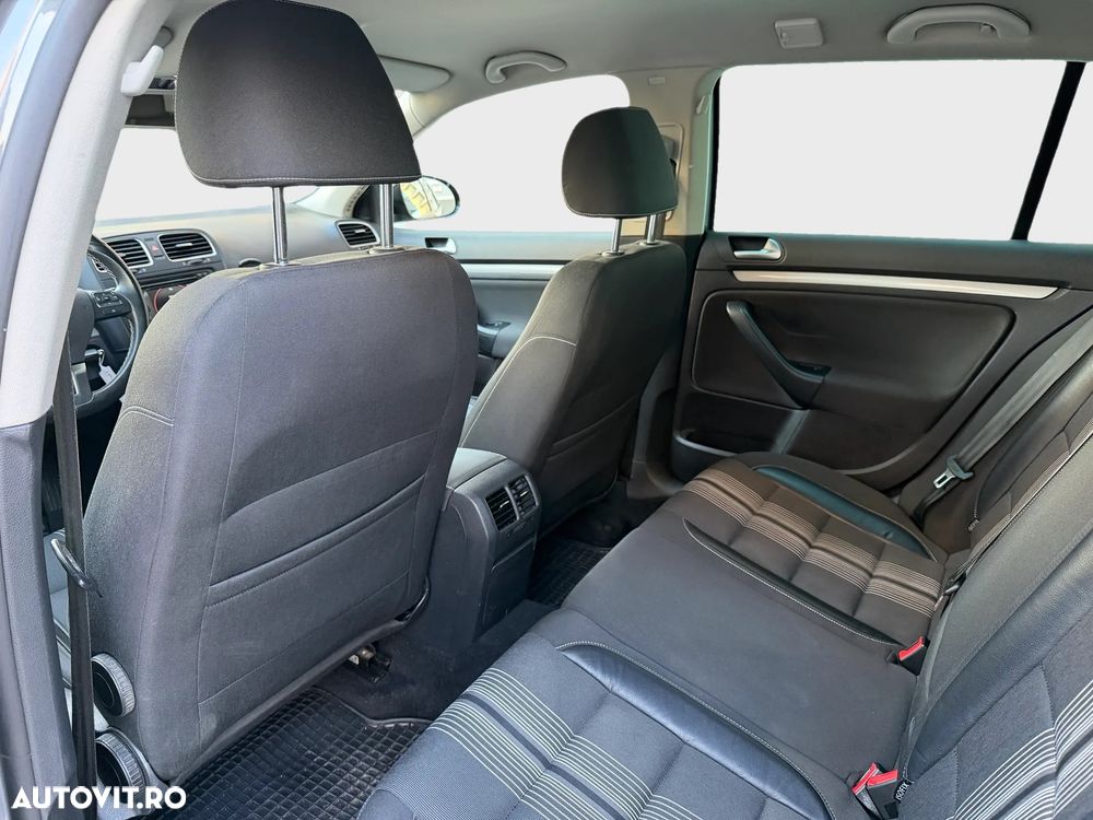 Volkswagen Golf 1.6 TDI DPF BlueMotion Technology MATCH - 11