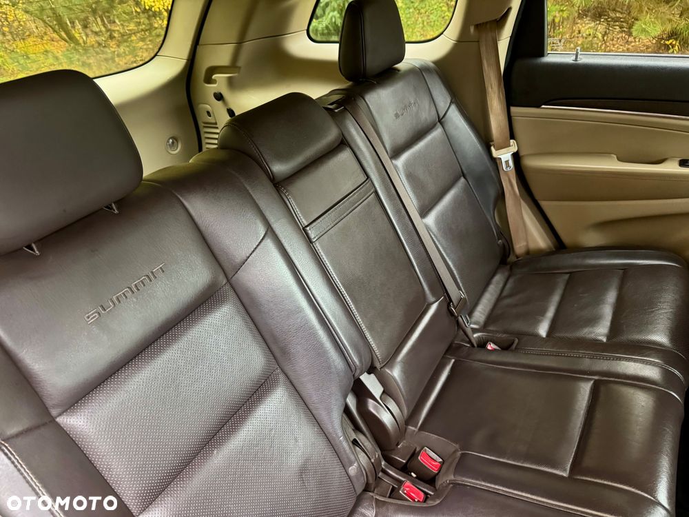 Jeep Grand Cherokee - 33