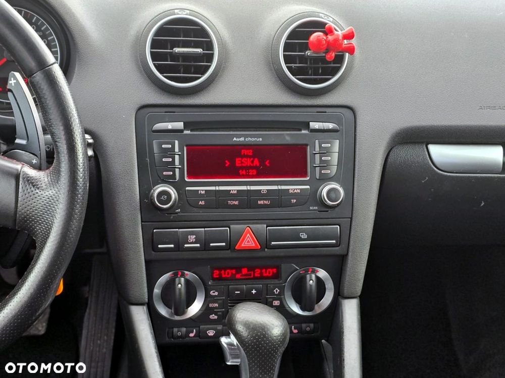 Audi A3 Sportback 2.0 TDI DPF S tronic S line Sportpaket (plus) - 24