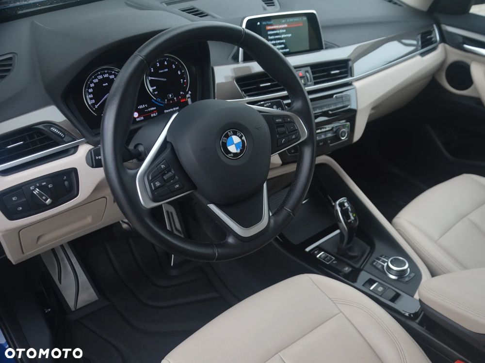 BMW X1 xDrive20i xLine - 6