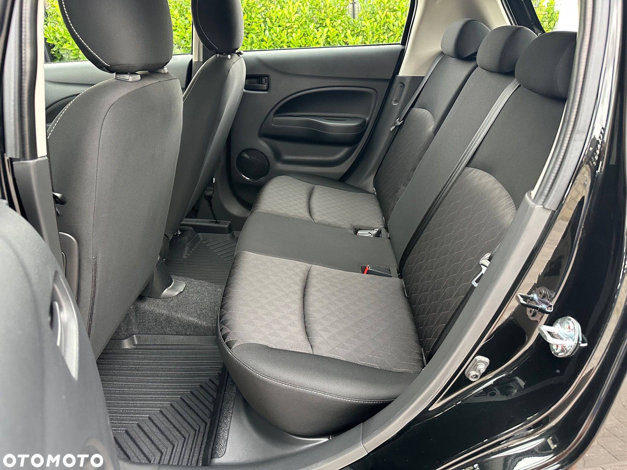 Mitsubishi Space Star 1.2 AS&G Intense - 17
