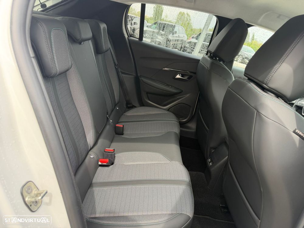 Peugeot 208 1.2 PureTech Allure - 13