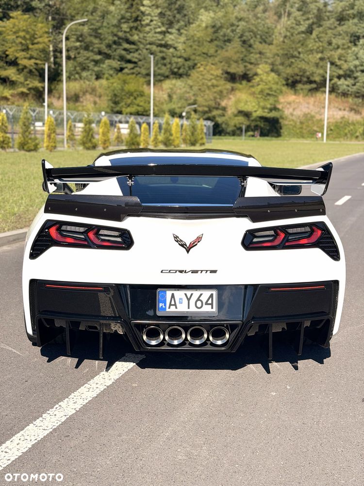 Chevrolet Corvette - 5