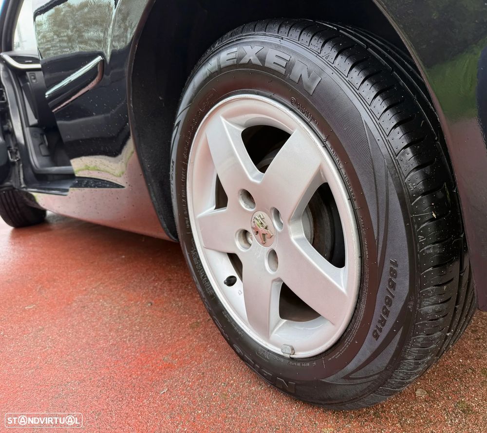 Peugeot 207 1.4 16V Sport - 18