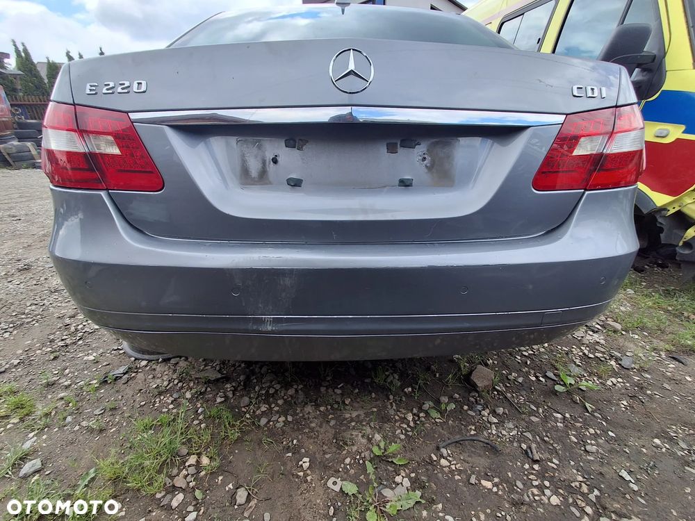MERCEDES W212 SEDAN ZDERZAK TYL TYLNI 792 - 2