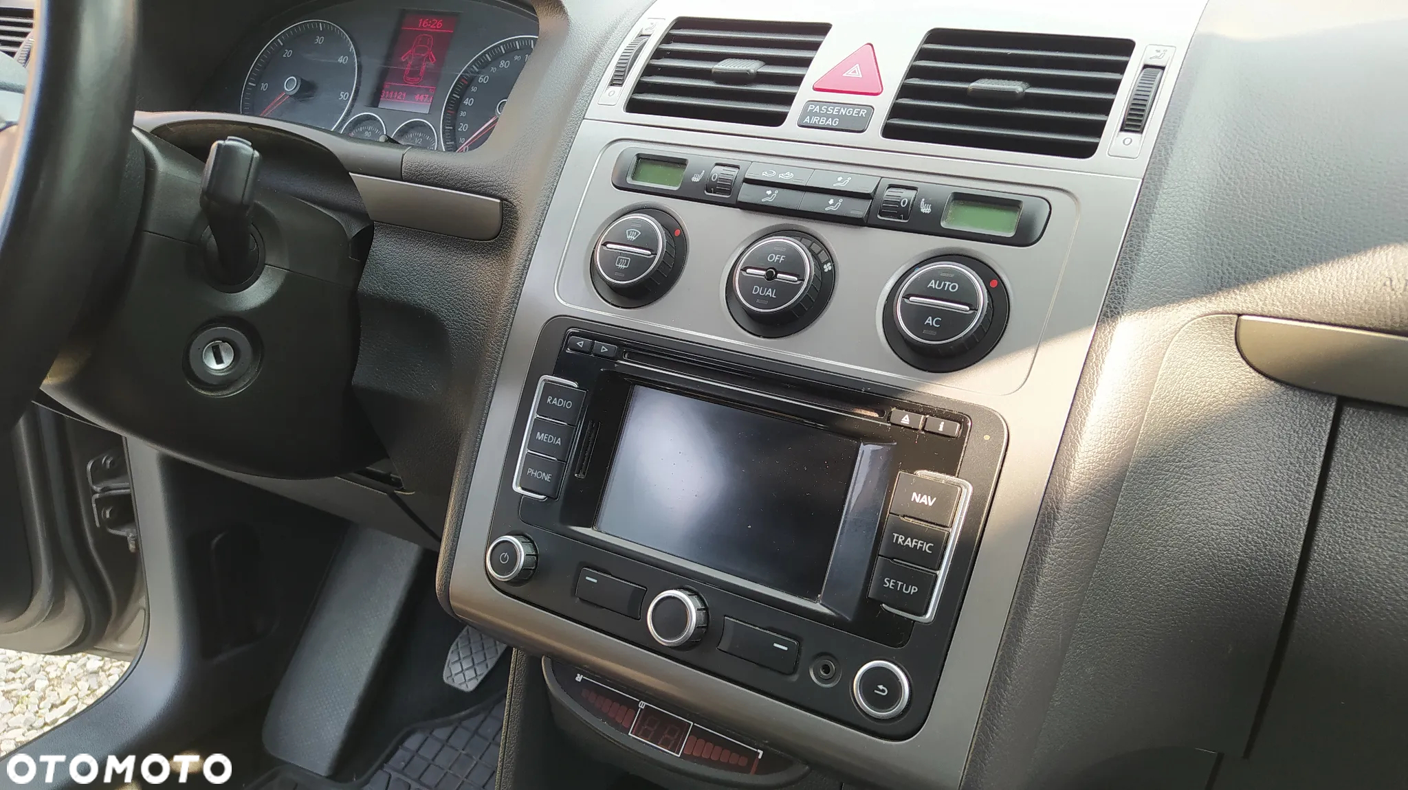 Volkswagen Touran 1.9 TDI Conceptline - 10