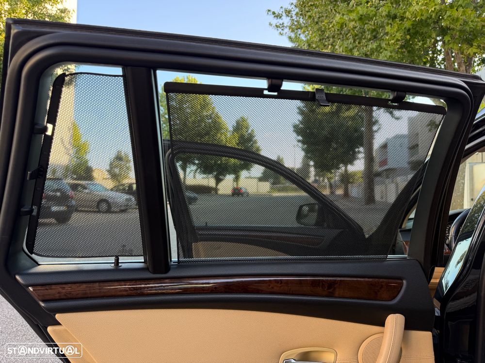 BMW 520 dA Executive - 12