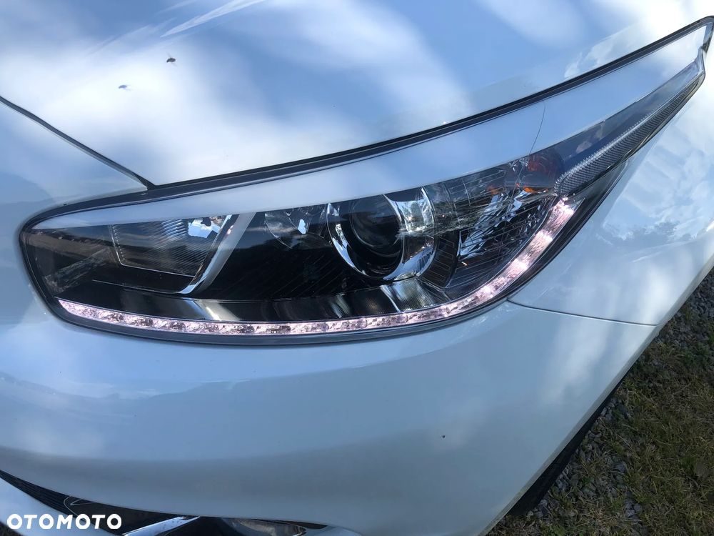 Kia Ceed 1.6 CRDi 128 Dream Team Edition - 11