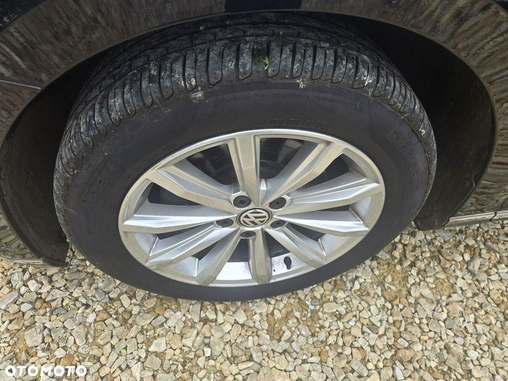 Volkswagen Passat - 25