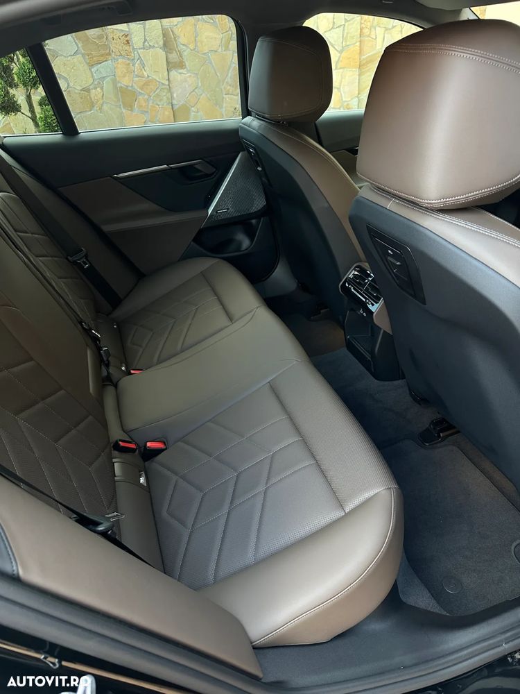 BMW Seria 5 520i AT MHEV - 18