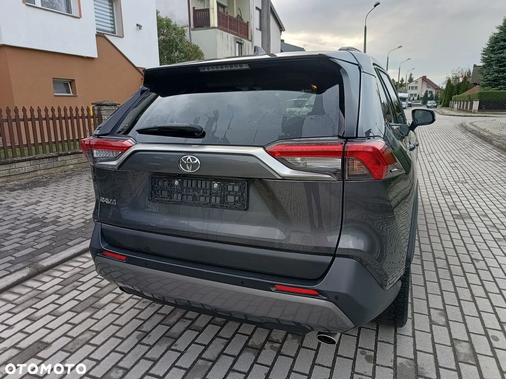 Toyota RAV4 - 9