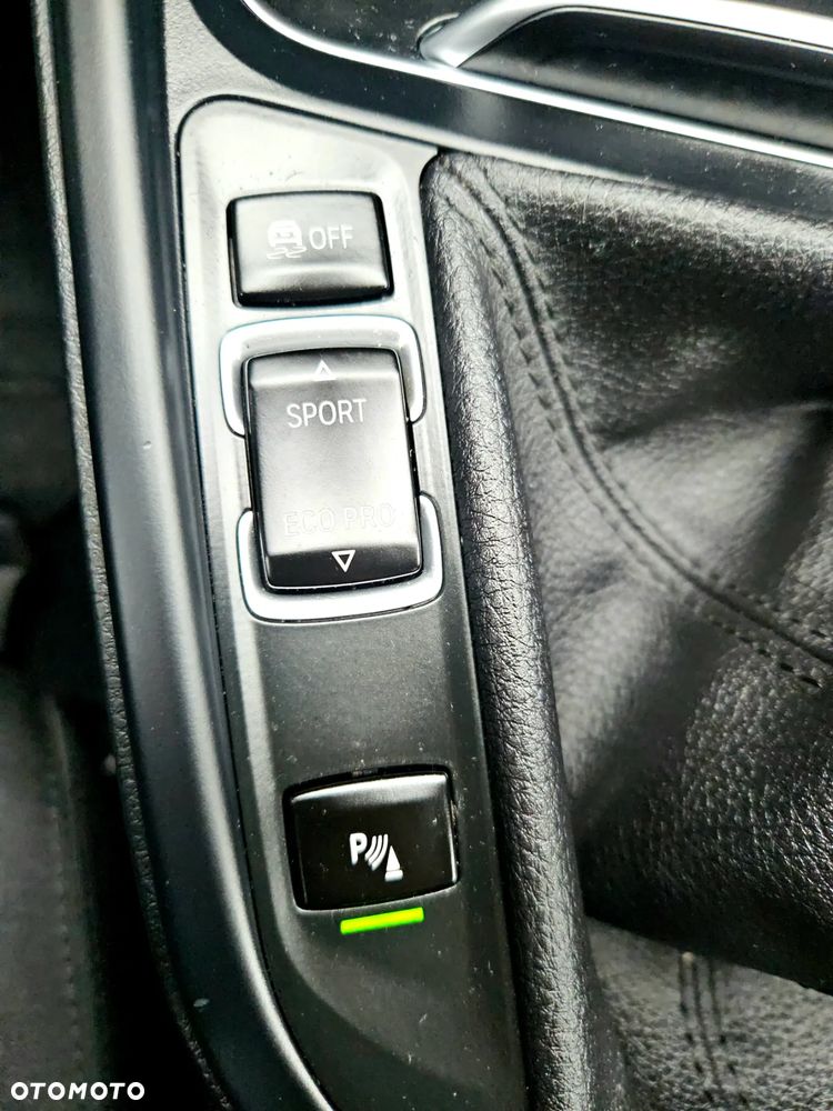 BMW Seria 3 320d Sport Line - 31