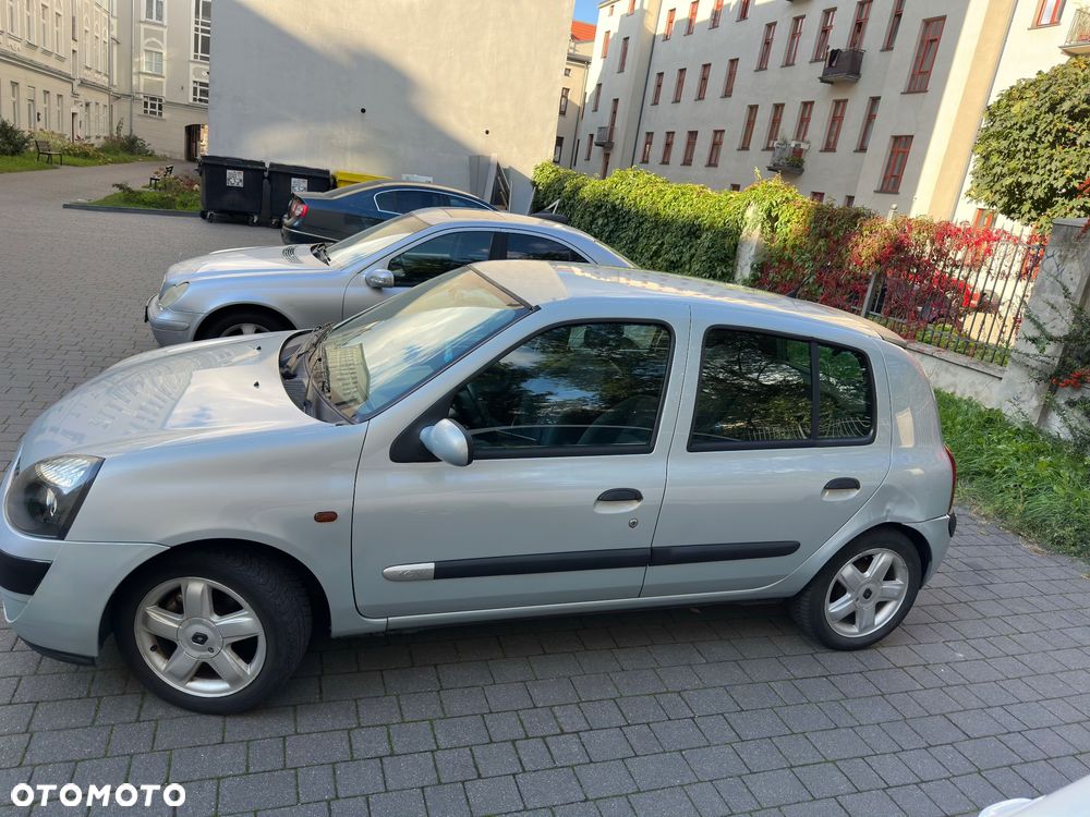 Renault Clio - 9