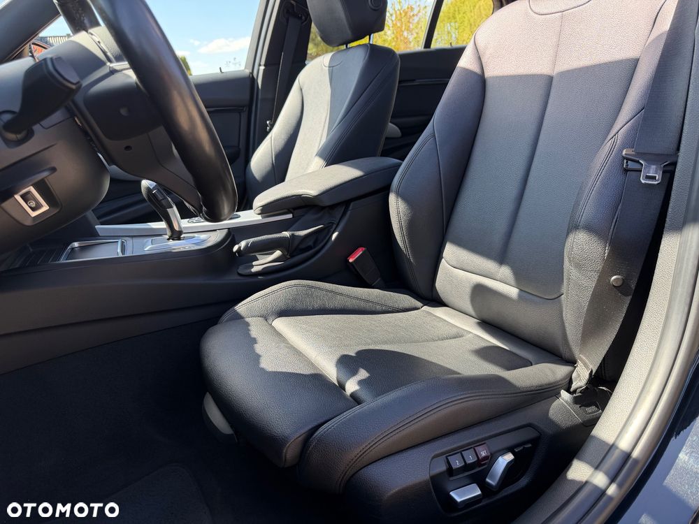 BMW Seria 3 330i xDrive Edition M Sport Shadow - 16