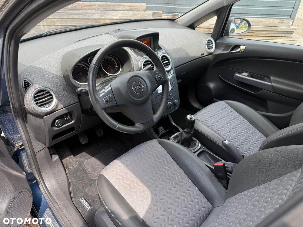 Opel Corsa 1.4 16V Innovation - 12