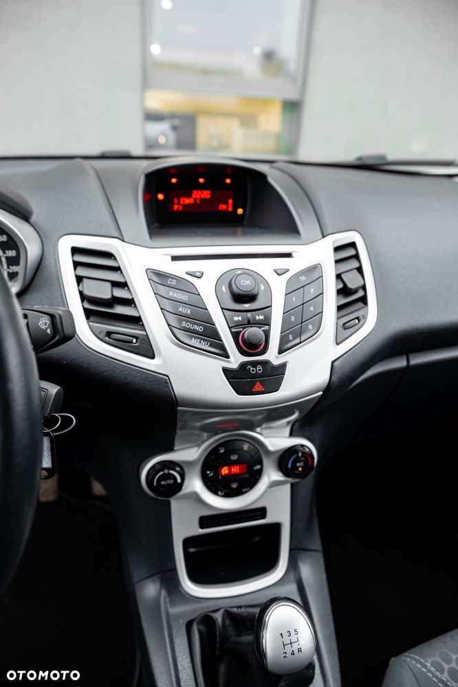 Ford Fiesta 1.6 Ti-VCT Titanium - 31