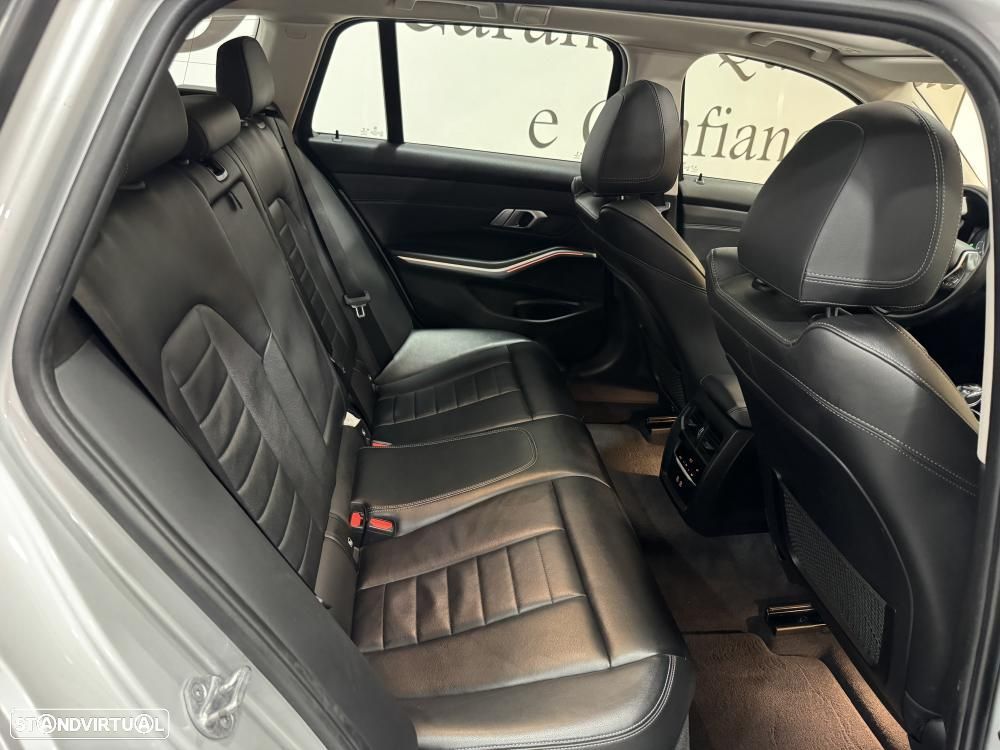 BMW 318 d Aut. Sport Line - 44