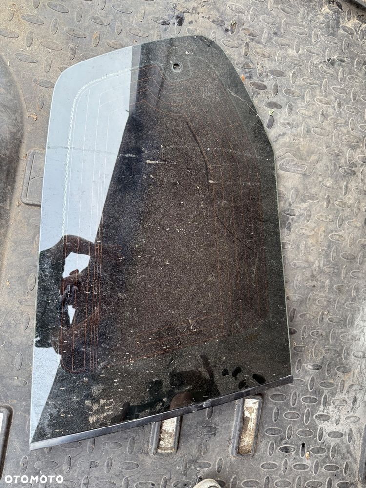 SZYBA PRAWY TYŁ TOYOTA LAND CRUISER 120 2002-2009 - 1