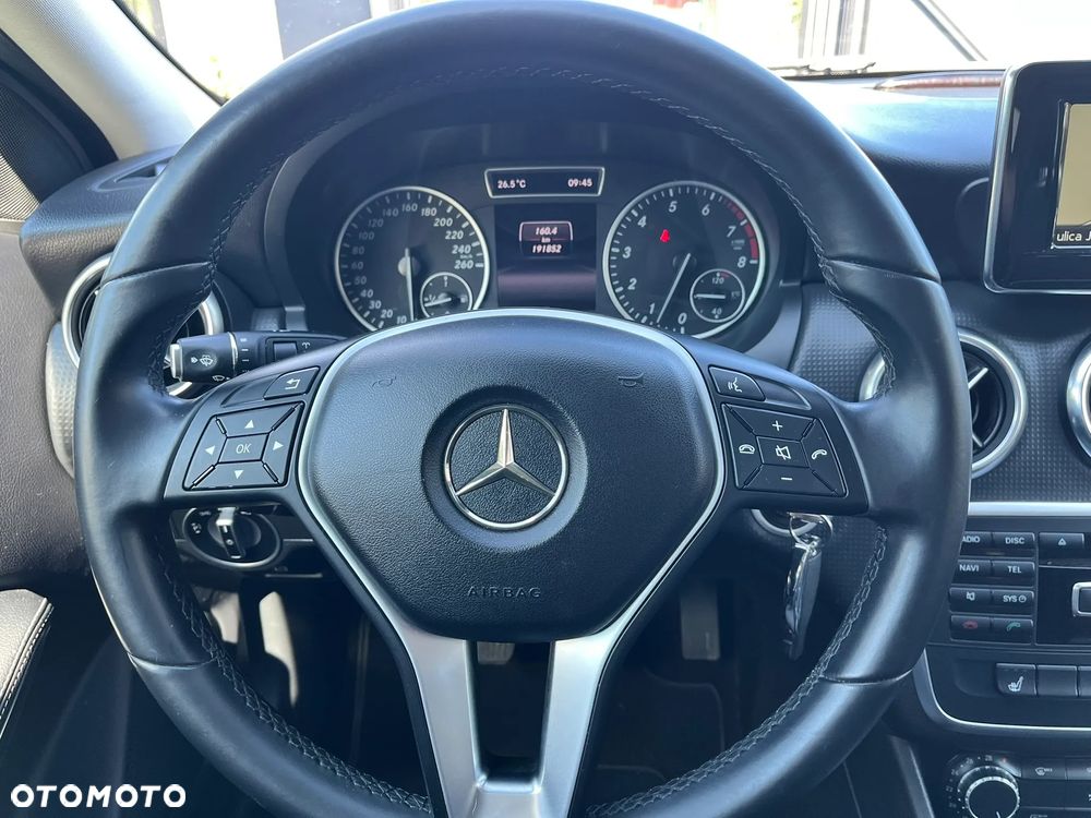 Mercedes-Benz Klasa A 180 BlueEfficiency Edition - 21