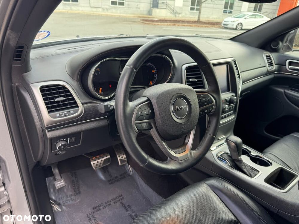 Jeep Grand Cherokee - 14