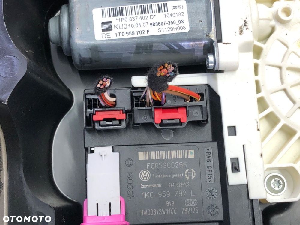 PODNOŚNIK SZYBY PRAWY PRZÓD  SEAT LEON (1P1) 2005 - 2013 1.6 75 kW [102 KM] benzyna 2005 - 2012 - 3