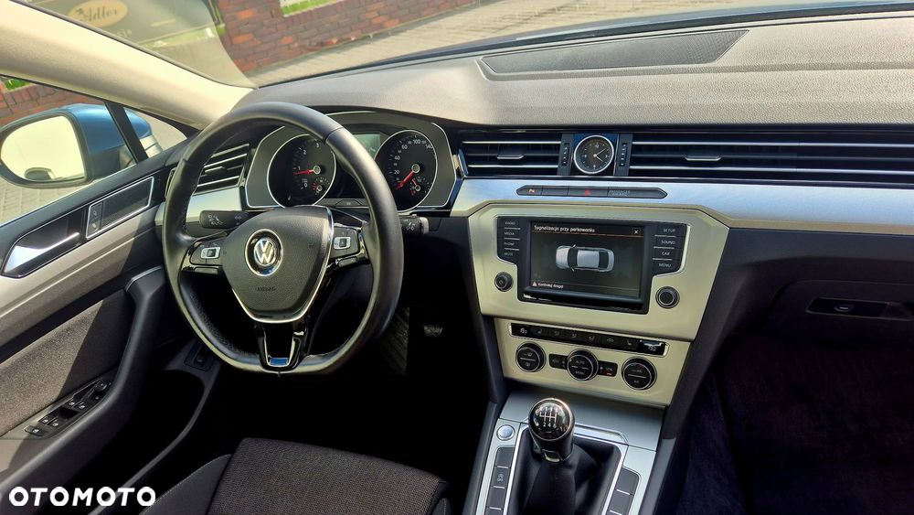 Volkswagen Passat 2.0 TDI (BlueMotion Technology) Comfortline - 19