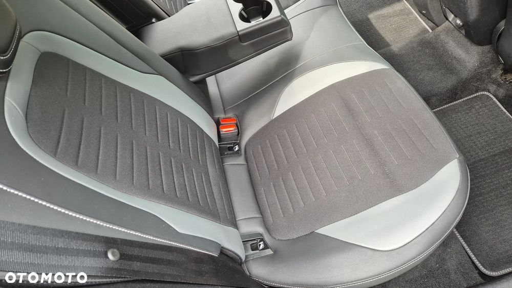 Ford Focus 2.0 EcoBlue ST - 11
