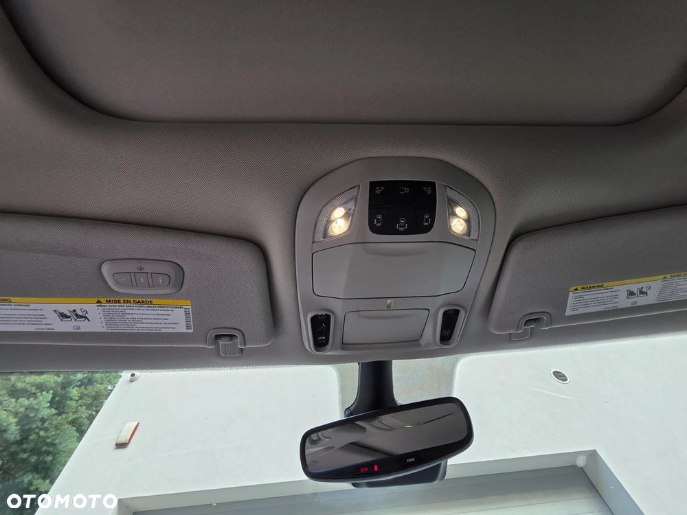 Chrysler Pacifica - 12