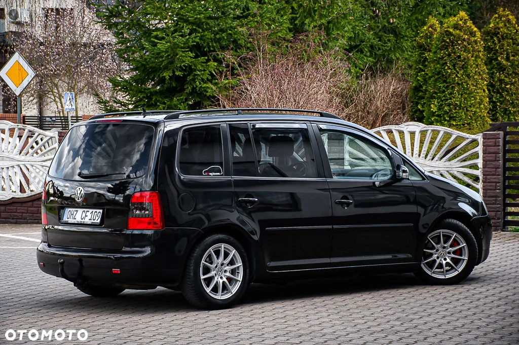 Volkswagen Touran - 19