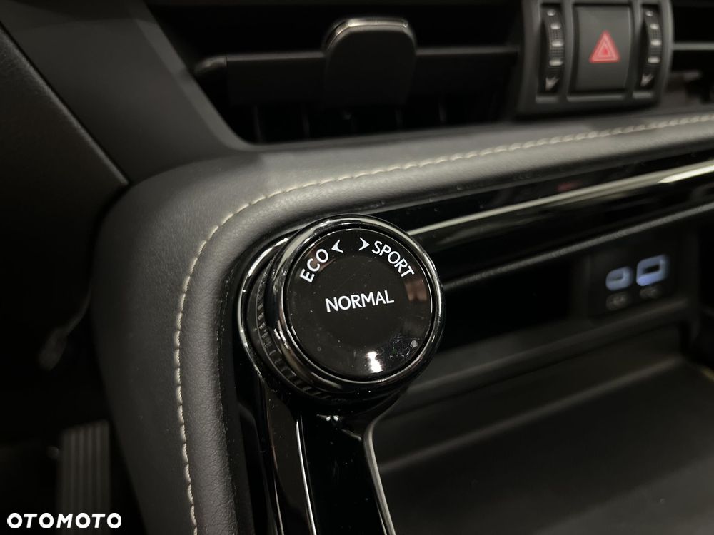 Lexus NX 350h Prestige AWD - 22