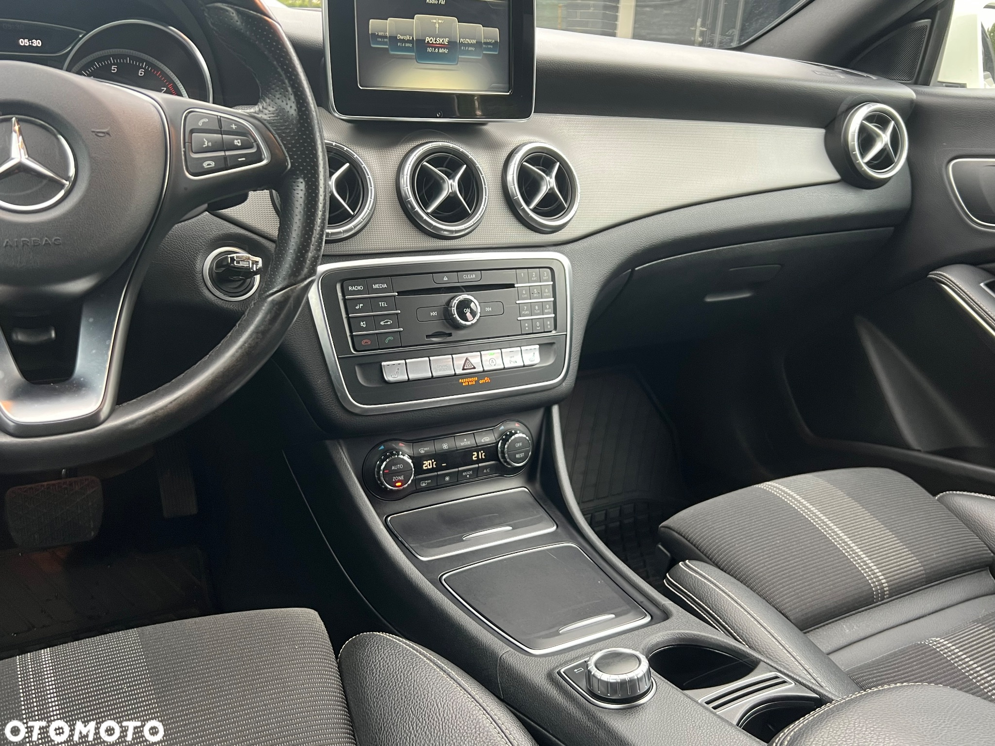 Mercedes-Benz CLA Shooting Brake 200 7G-DCT - 35