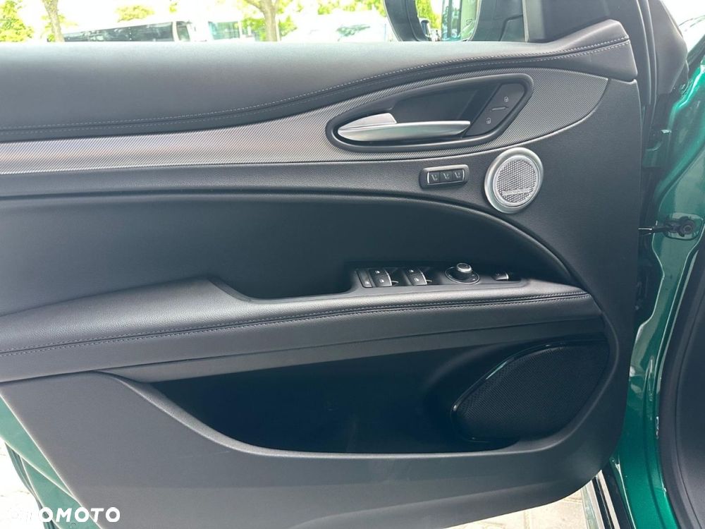 Alfa Romeo Stelvio - 19