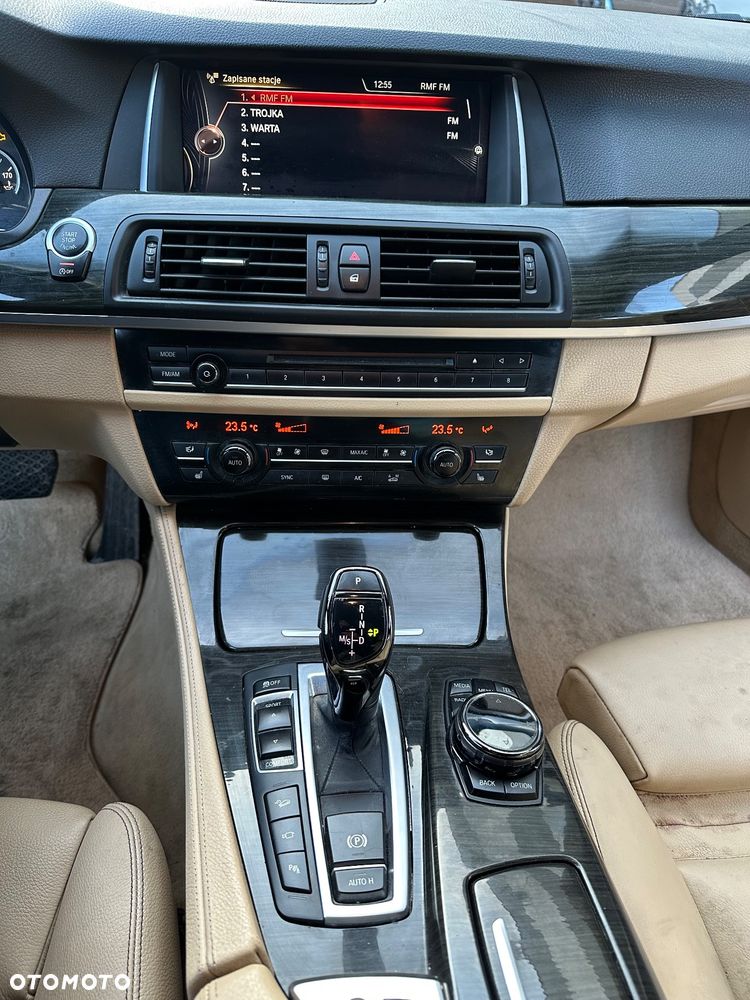 BMW Seria 5 528i xDrive Sport-Aut Luxury Line - 16