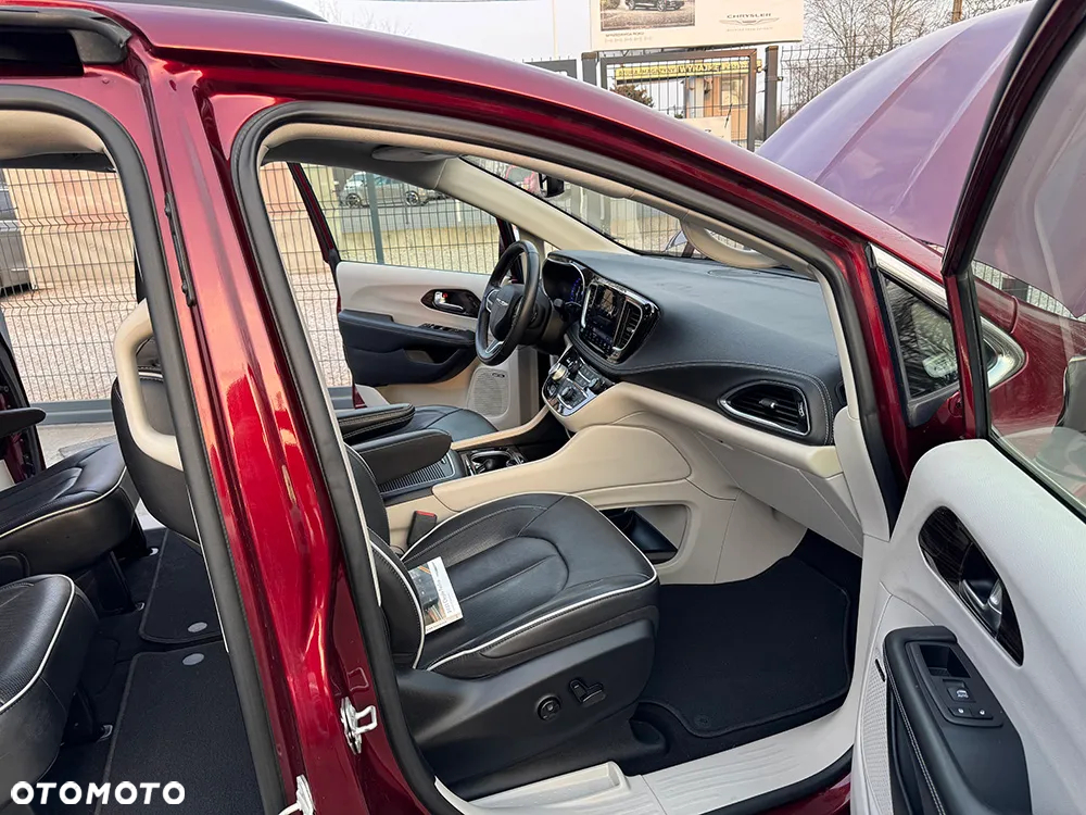 Chrysler Pacifica - 9