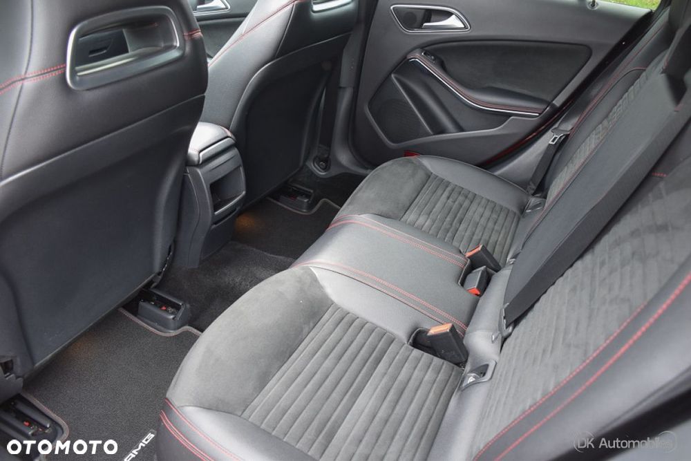 Mercedes-Benz CLA 220 4-Matic AMG Line - 37