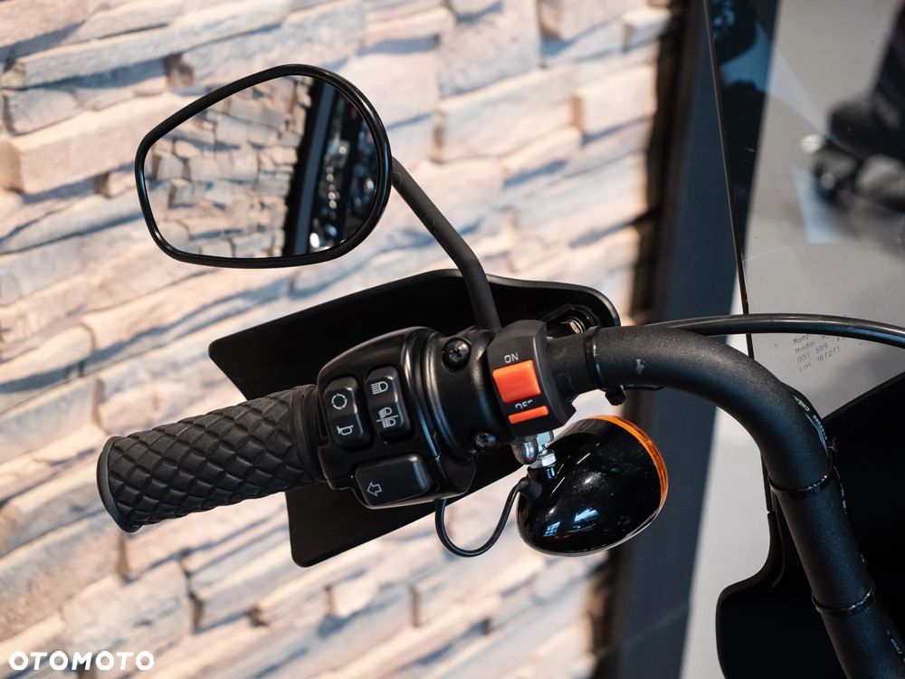 Harley-Davidson Softail Street Bob - 19