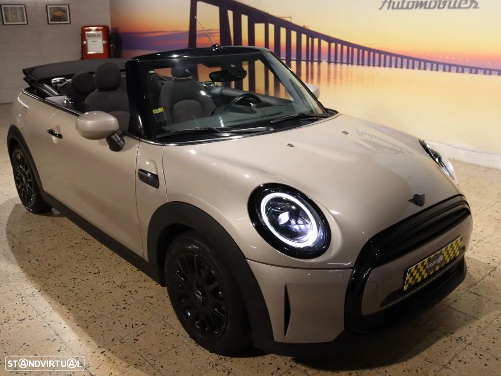 MINI Cabrio Cooper Premium Classic Auto - 9