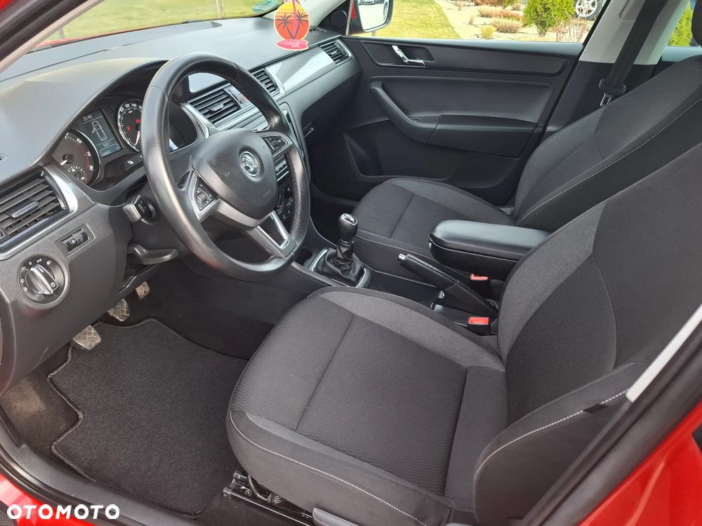 Skoda RAPID 1.2 TSI Edition - 36