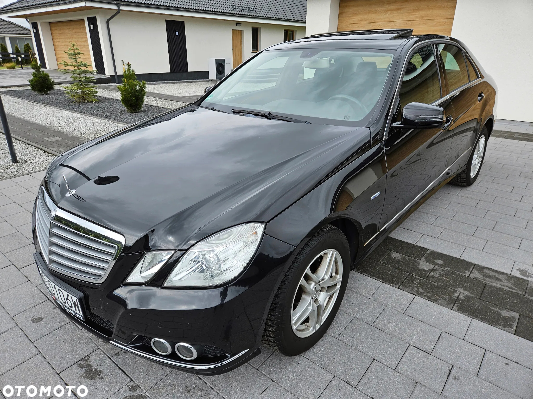Mercedes-Benz Klasa E 200 CGI BlueEFFICIENCY 7G-TRONIC Avantgarde - 3