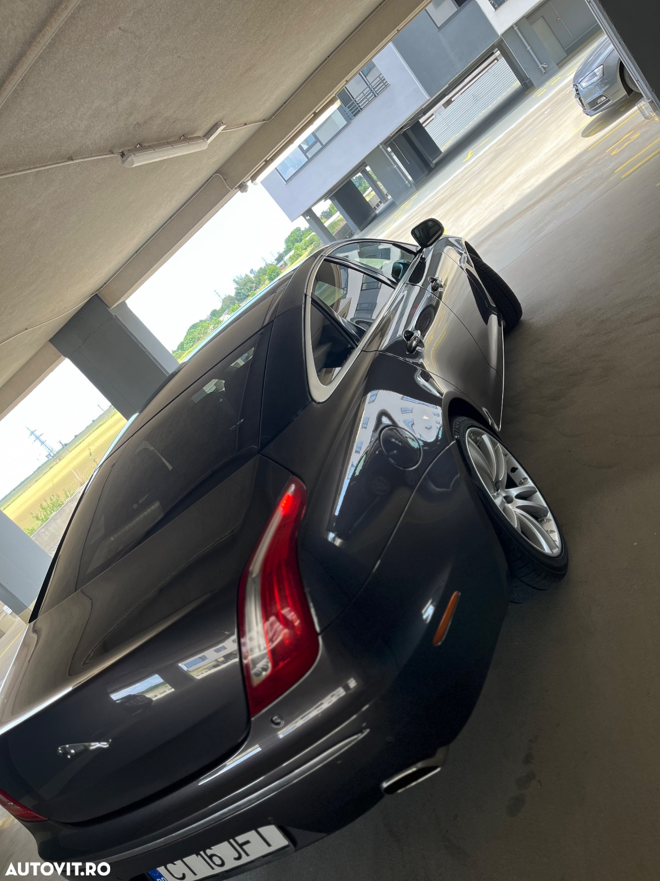 Jaguar XJ 3.0 V6 Premium Luxury Aut SWB - 21