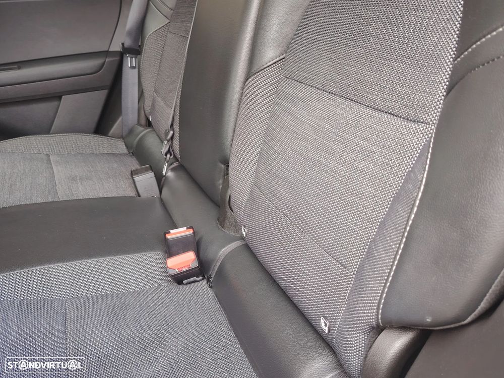 Renault Captur 1.6 E-Tech Full Hybrid Techno — fotografia 23