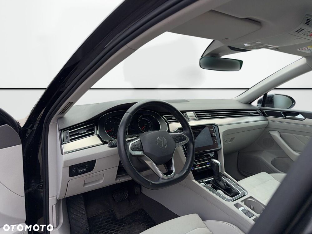 Volkswagen Passat 2.0 TSI Elegance DSG - 9