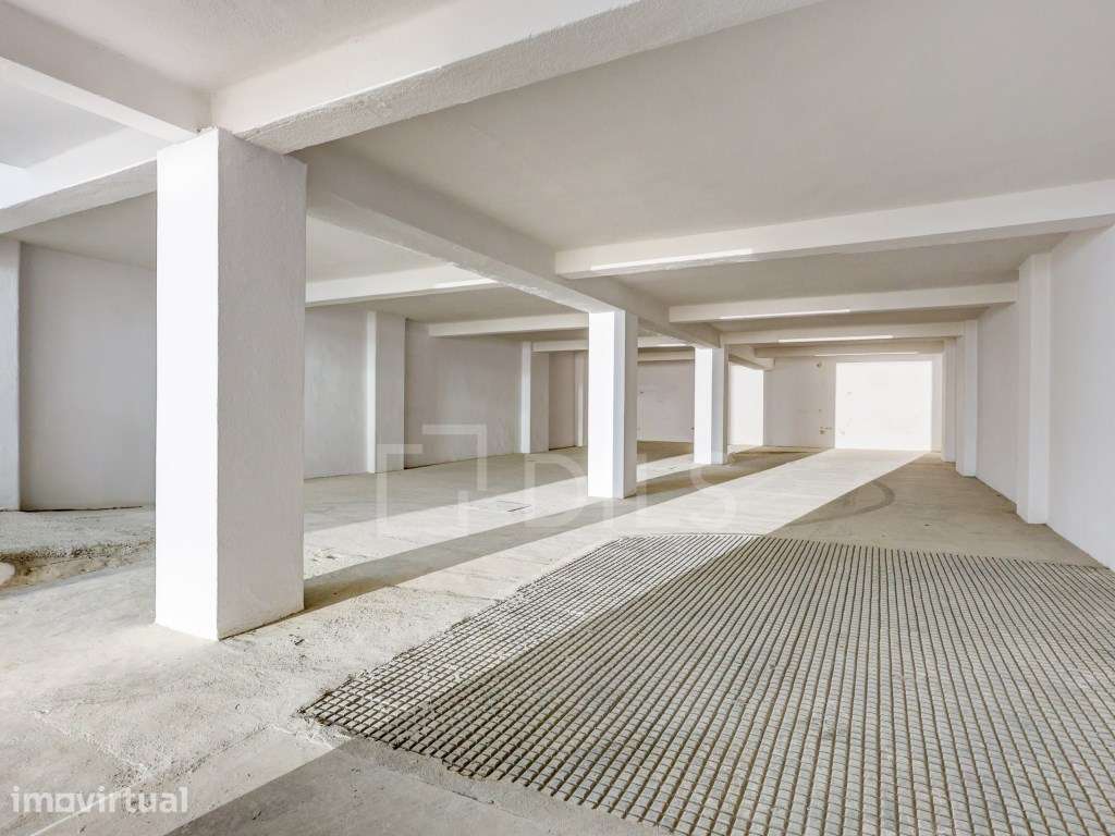 Armazém para Arrendamento - Almirante Barroso, em Lisboa - Grande imagem: 3/22