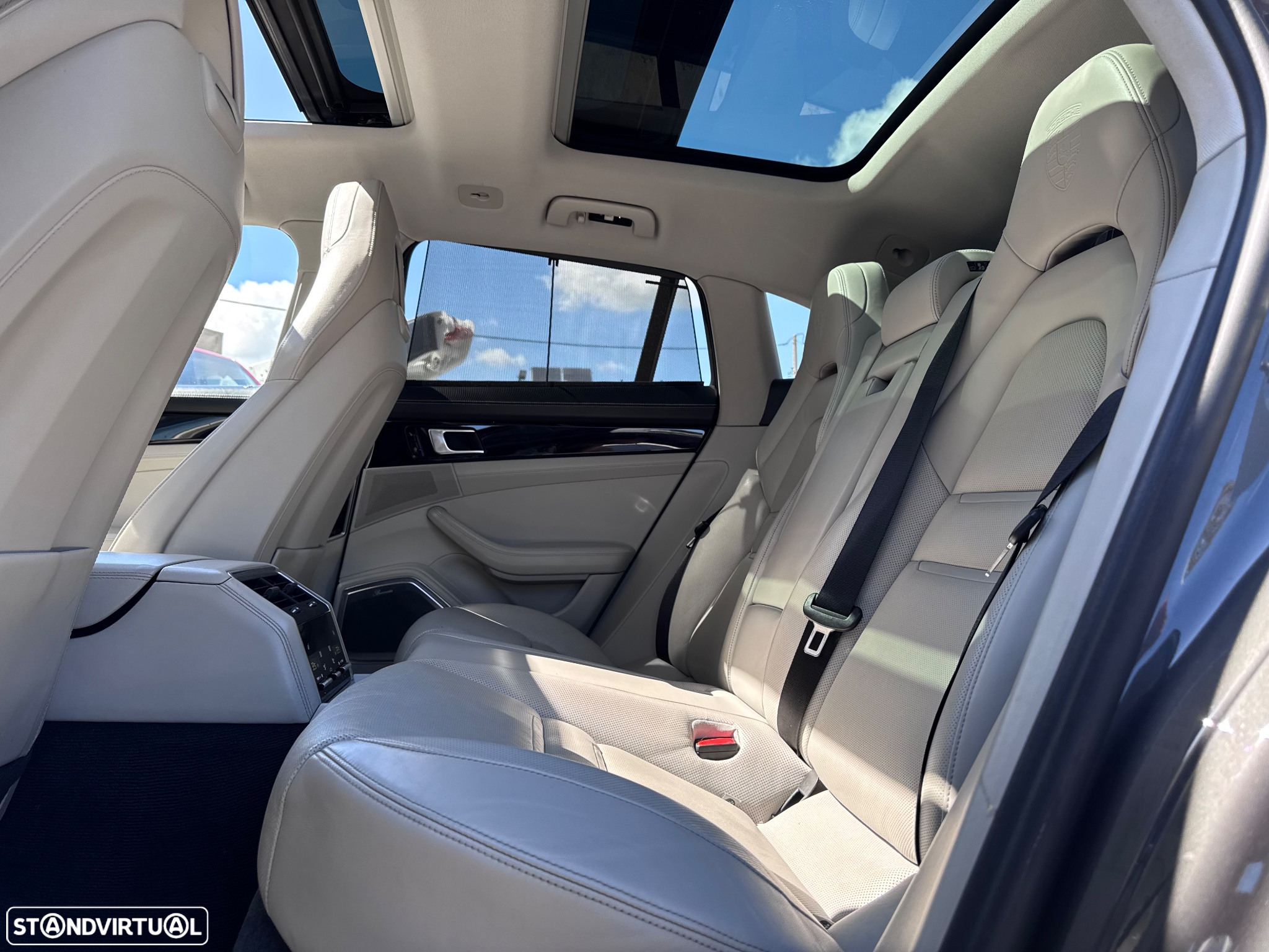 Porsche Panamera Sport Turismo 4 E-Hybrid - 10