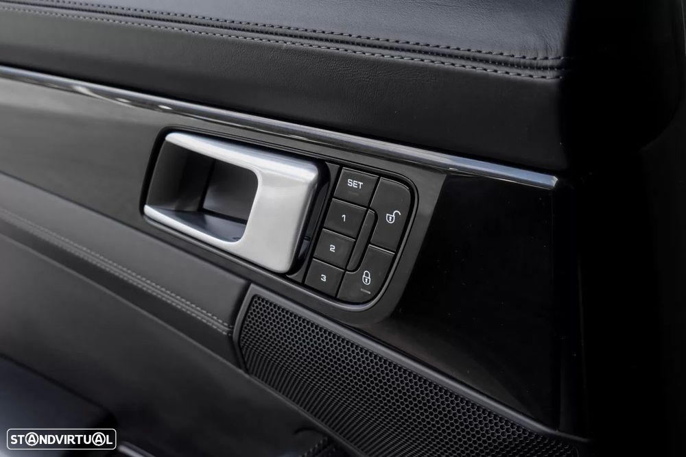 Porsche Panamera Sport Turismo Turbo - 26