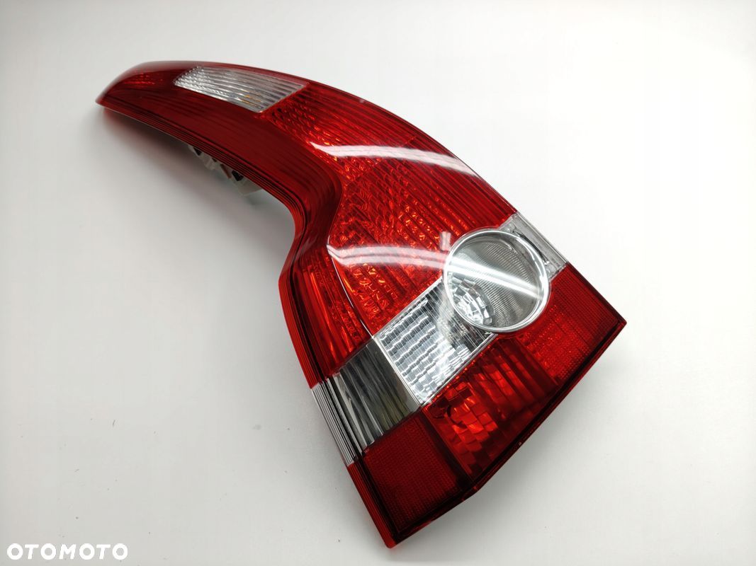 LAMPA LEWY TYŁ LEWA TYLNA VOLVO V50 KOMBI - 1